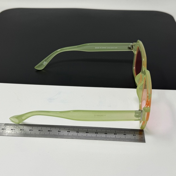 ASOS DESIGN beveled angular square sunglasses in milky green pink lenses - Picture 12 of 15